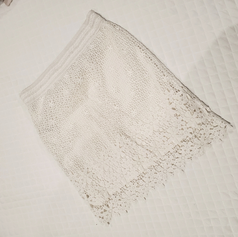 💚 4/$16 Lace bodycon mini skirt